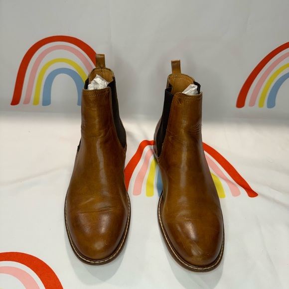 Italian Leather Chelsea Boots - Picture 2 of 5